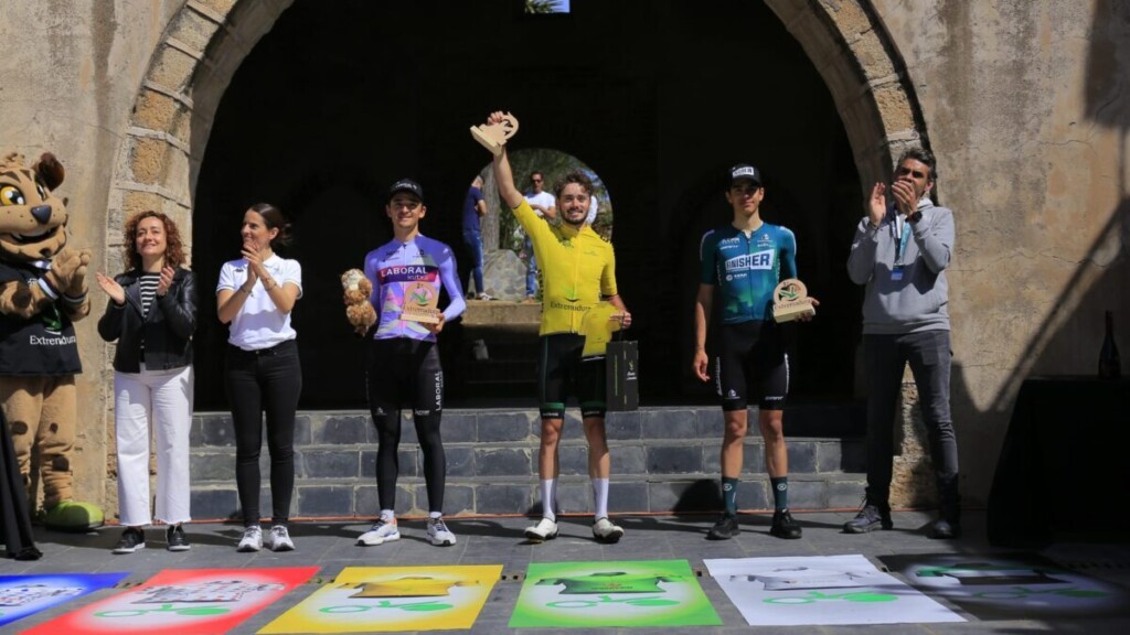 Adrián Maire (Aix en Provence) conquista la última etapa y la general de la Vuelta a Extremadura 2023 20230319 Vuelta ciclista 1