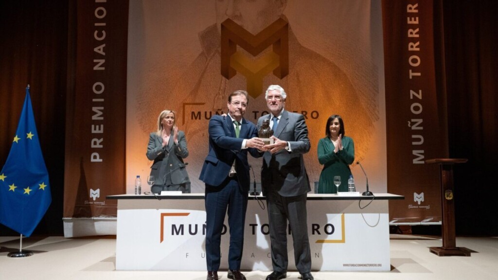 El presidente de la Junta afirma que la fraternidad entre España y Portugal ha sido fundamental para el progreso de ambos países 20230320 Munoz Torrero 08