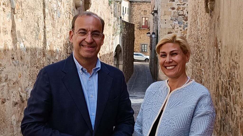Rafa Mateos y Raquel Preciados en la ciudad monumental de Caceres