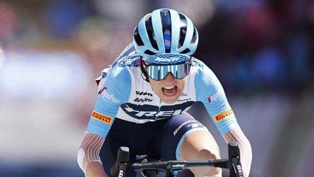 Van Vleuten da un vuelco a La Vuelta Femenina en Cantabria mm1