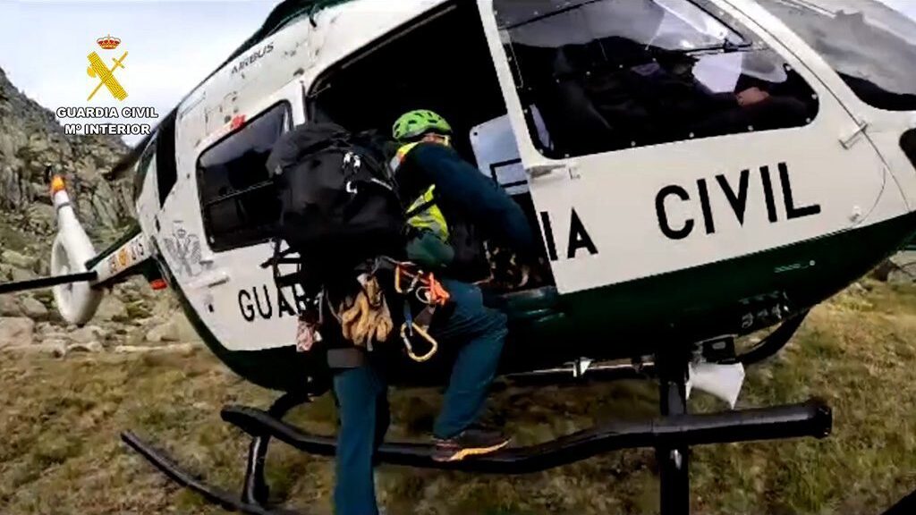 La Guardia Civil rescata a un senderista que realizaba una ruta de montaña en Tornavacas rescate senderista tornavacas caceres editada 02 2