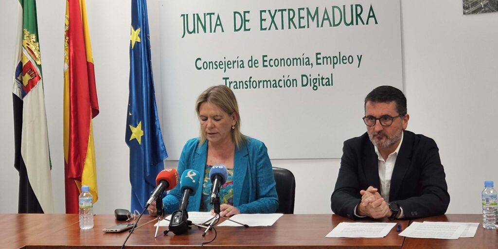 Sube el paro en Extremadura en 886 personas y crece en España a un ritmo superior que en la región Foto rueda de prensa paro scaled 1