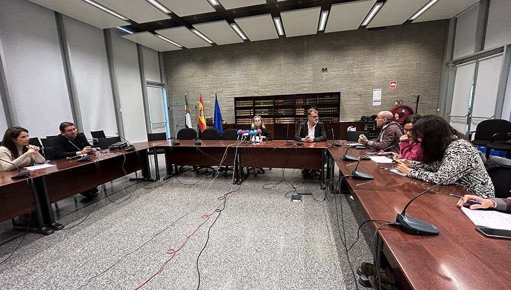 Mercedes Vaquera anuncia que los exámenes del concurso oposición de docentes, con 819 plazas, serán el 22 de junio Educacion consejera 2