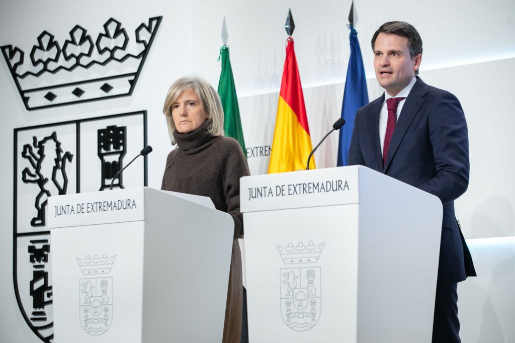 La Junta de Extremadura reclama al Gobierno la firma del convenio para la construcción del puente de Cedillo NdP Cedillo scaled 1