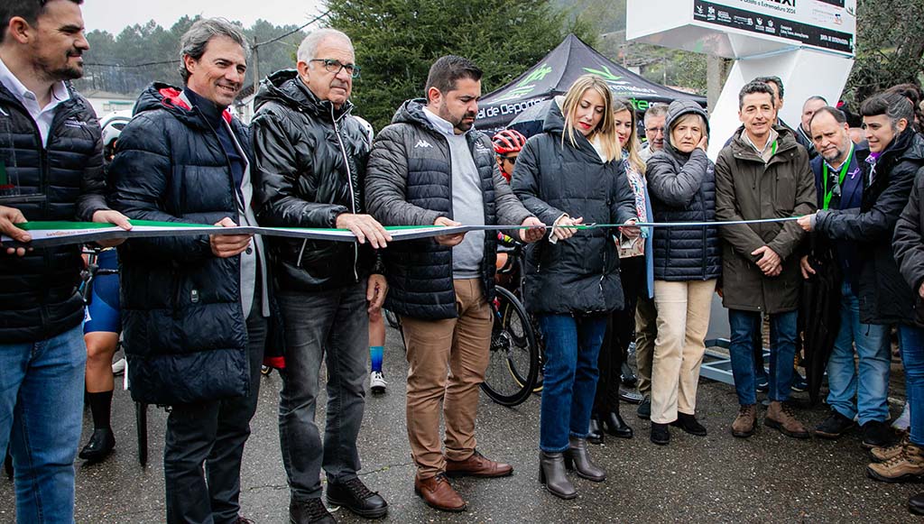 Guardiola califica la Vuelta Ciclista a Extremadura Femenina como «un escaparate de nuestra tierra y de la igualdad en el deporte» 20240308 Imagen Vuelta a Extremeadura si