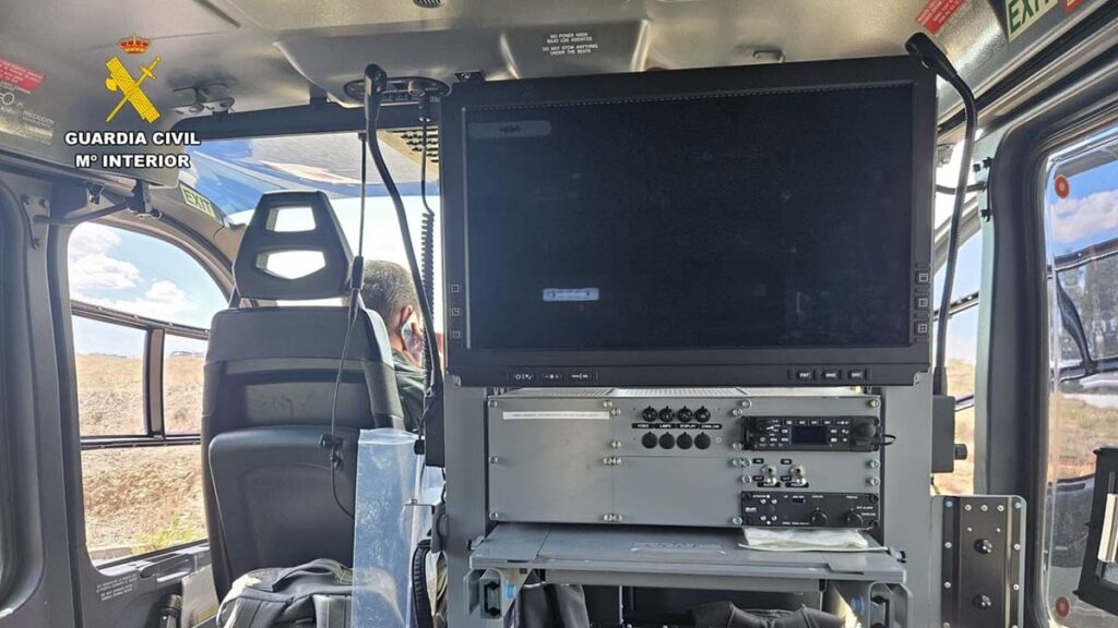 La Guardia Civil refuerza la vigilancia aérea para la prevención de incendios forestales en Cáceres Guardia 1