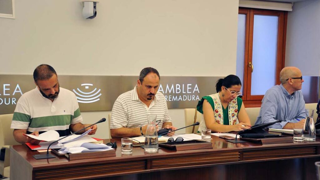 El PSOE de la provincia de Cáceres insta a que el gobierno de PP-VOX dé ya soluciones a los productores de cereza edu bejar