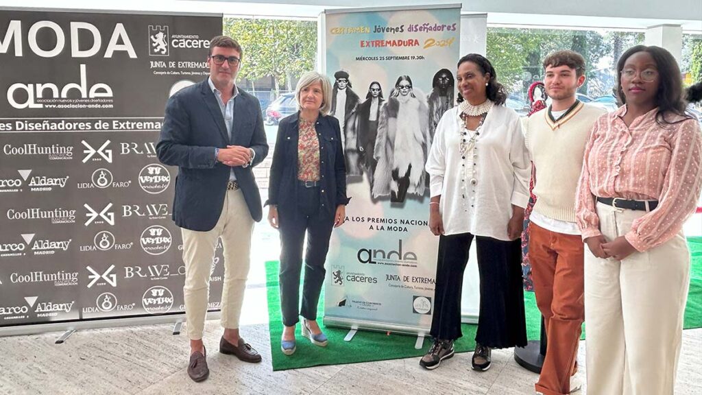La Junta de Extremadura apuesta por el talento local de los Jóvenes Diseñadores de Extremadura IMG 6854