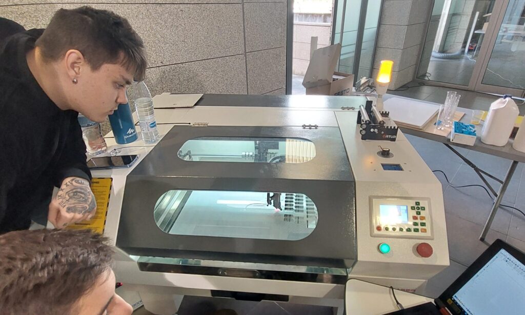 Extremadura cuenta este curso con 52 Aulas de Tecnología Aplicada para mejorar el aprendizaje del alumnado de FP Alumno FP scaled 1