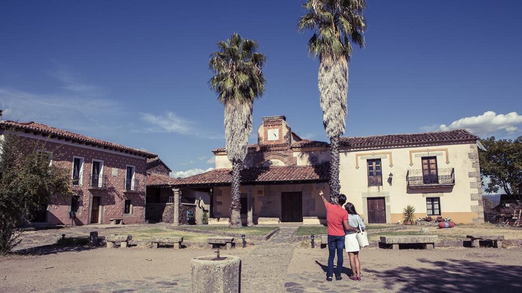 Extremadura lidera el ranking nacional de viajeros, pernoctaciones totales y viajeros internacionales extrahoteleros en octubre GRANADILLA 6 © Turismo de Extremadura