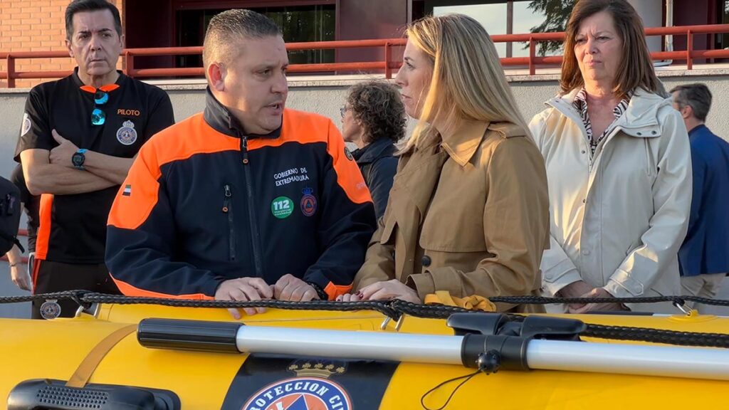 María Guardiola ha despido al equipo de Protección Civil de Plasencia que ha partido a Valencia Guardiola dana