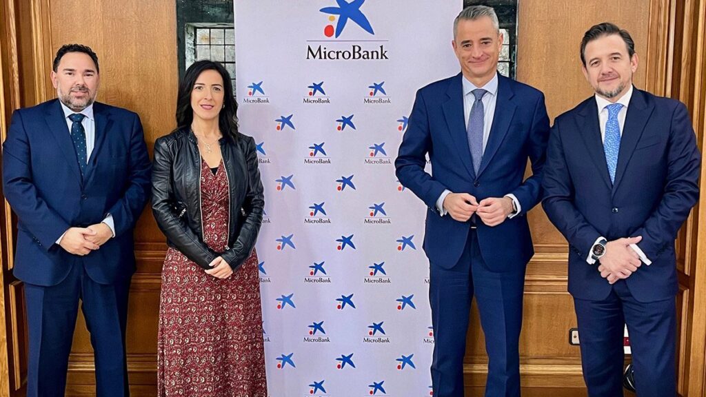 La Diputación de Cáceres y MicroBank firman un convenio de colaboración para incentivar el autoempleo y la actividad emprendedora 1 Foto MicroBank Diputacion Caceres