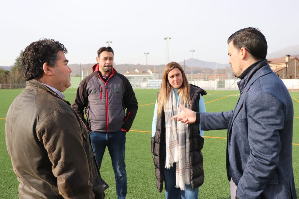 La Junta de Extremadura destina 160.000 euros a la remodelación del campo de fútbol de Jarandilla de la Vera IMG 6853