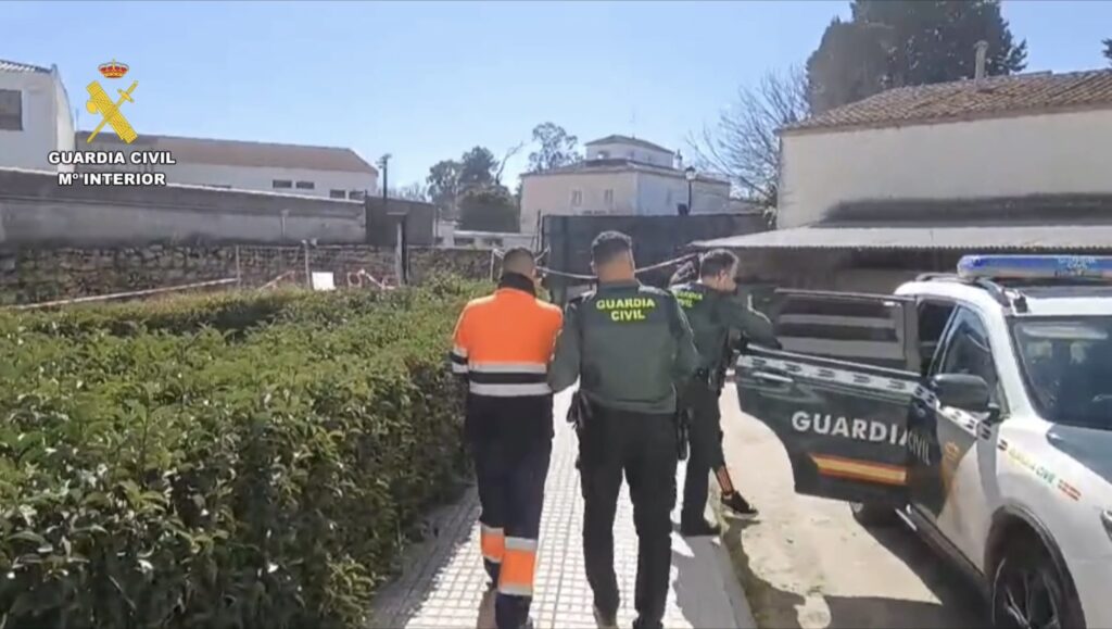 La Guardia Civil detiene a seis hombres en Valencia de Alcántara implicados en varios robos Imagen detencion Valencia de Alcantara x 1