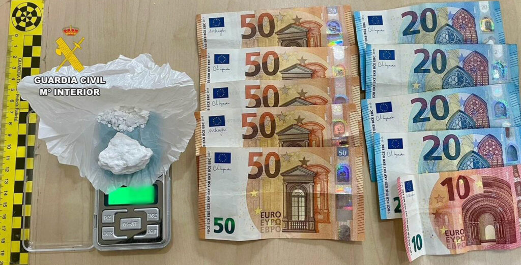 La Guardia Civil detiene a un hombre por tráfico de drogas en Navalmoral de la Mata WhatsApp Image 2025 05 12 at 13.21.53