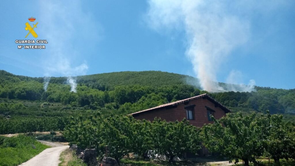 La Guardia Civil detiene a un hombre por provocar siete incendios forestales en Casas del Castañar WhatsApp Image 2025 05 26 at 13.46.56