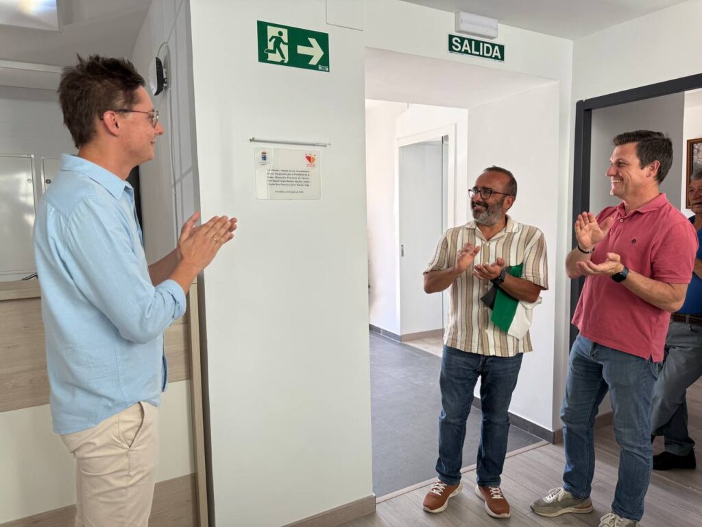 Serradilla remodela el ayuntamiento que hace más moderno y funcional IMG_2896