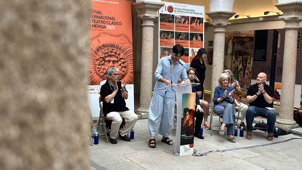 Bazaga destaca el «orgullo» de que cuatro compañías extremeñas formen parte este año de la programación del Festival de Teatro de Mérida Teatro 1