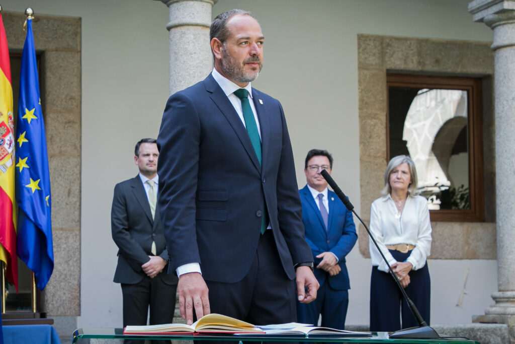 El consejero de Gestión Forestal y Mundo Rural, Francisco José Ramírez González, toma posesión de su cargo en un acto celebrado en Mérida 20250805 2 NP Toma posesión consejero Gestión Forestal