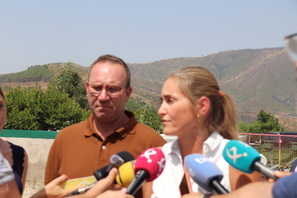 El Gobierno garantizará los medio necesarios para atacar el incendio de Jarilla IMG_6381