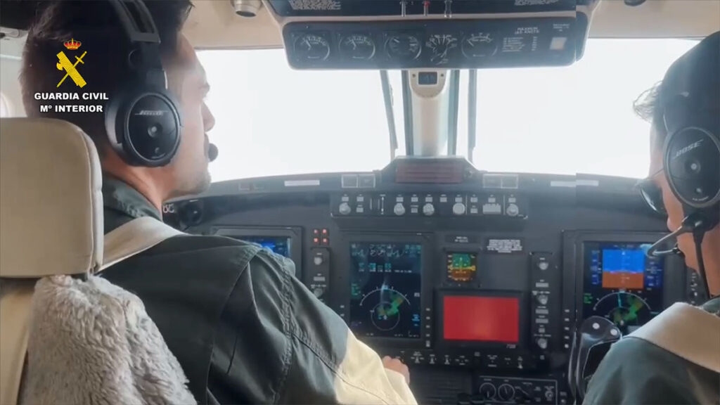 Un avión de la Guardia Civil ha sobrevolado el incendio para detectar posibles reactivaciones Screenshot 2025-08-21 at 16-49-19 WhatsApp Business