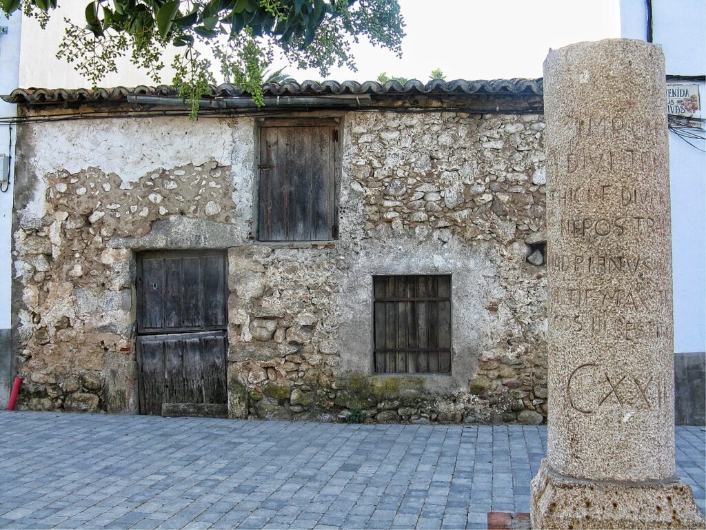 Extremadura invita a descubrir su historia y patrimonio con rutas, visitas guiadas y una yincana arqueológica este fin de semana Miliario_y_Casa_Tipica_Aldeanueva_del_Camino