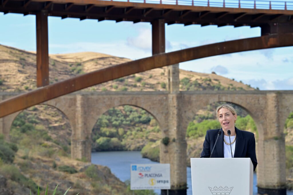 María Guardiola inaugura el viaducto de Alcántara y anuncia la solicitud del reconocimiento del Puente Romano como Patrimonio de la Humanidad foto presi 2