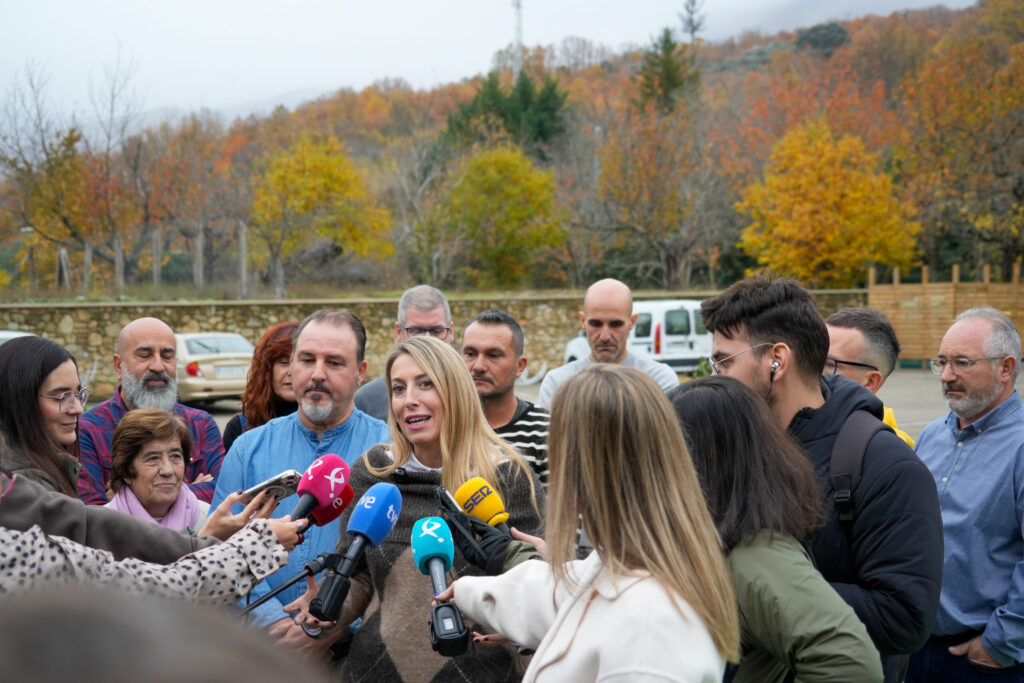 FOTO-PP-EXT-GUARDIOLA-EN-HERVAS-BOMBEROS-FORESTALES-5-DICIEMBRE-2-scaled