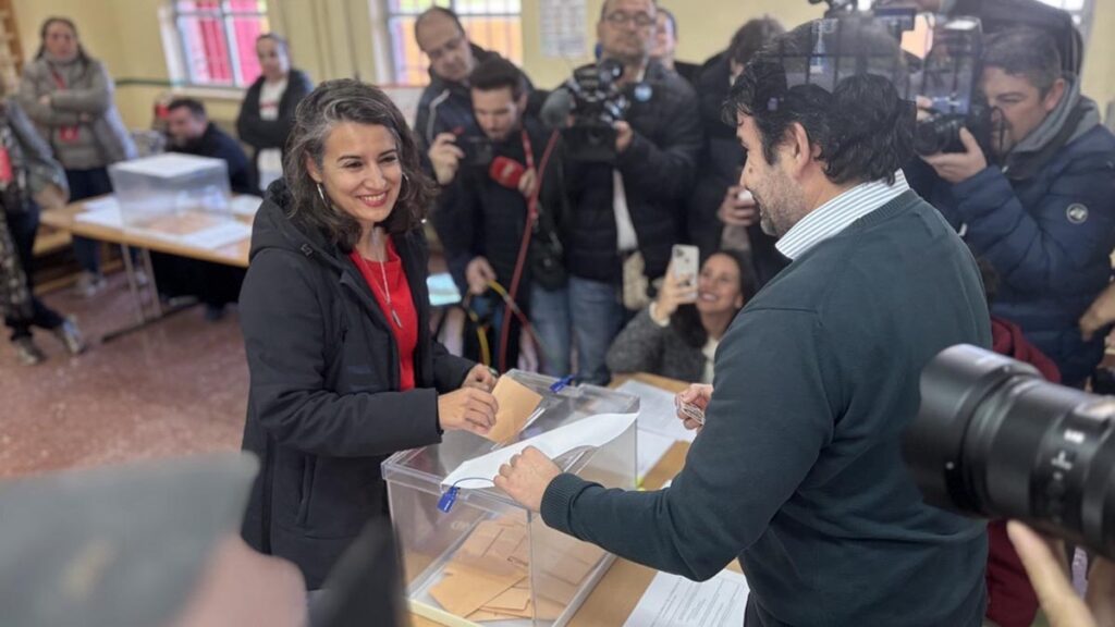 Irene de Miguel anima a la ciudadanía a que acuda a las urnas para llenarlas de «esperanza, de memoria, de futuro y ambición” Irene de miguel votación