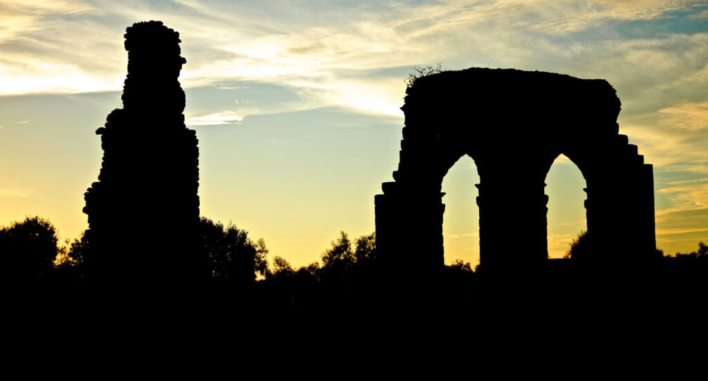 A_CIUDAD_ROMANA_CAPARRA_03