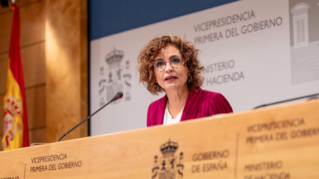 Hacienda propone un nuevo modelo de financiación que tiene en cuenta el sobrecoste de los servicios públicos para Extremadura por la menor población María Jesús Montero 2