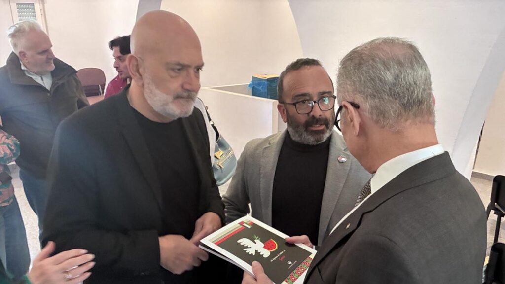 photo_6023661151717100464_y