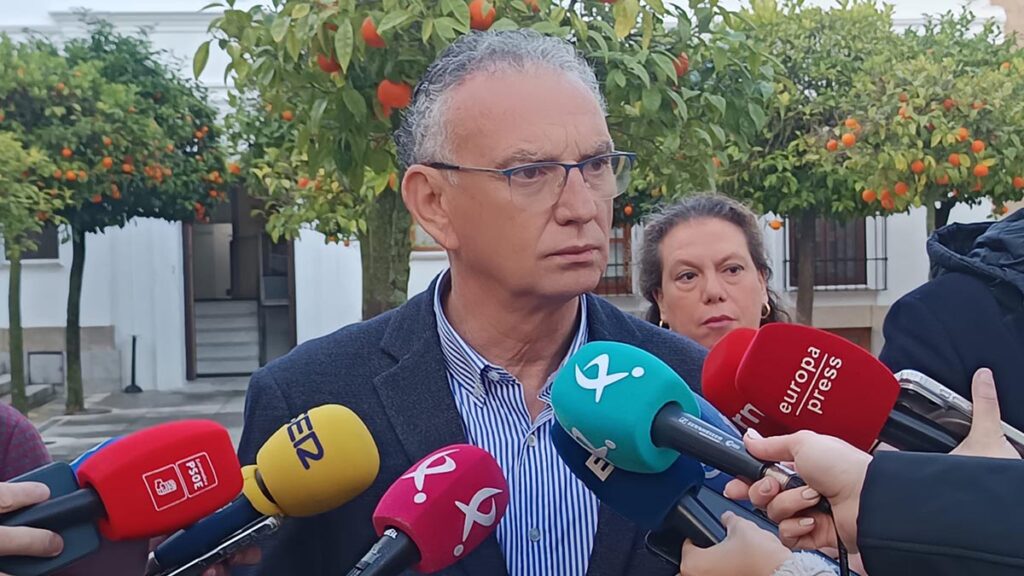 Quintana reitera que el PSOE “en absoluto” se plantea la abstención y se muestra convencido de que habrá gobierno del PP y Vox en Extremadura José Luis Quintana 1