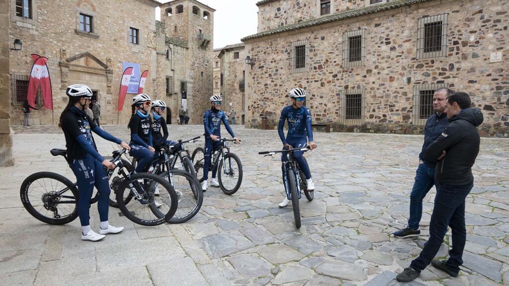 Kazajoz Cycling Team (2)