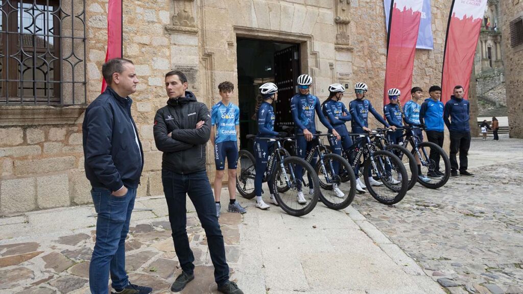 Kazajoz Cycling Team (4)