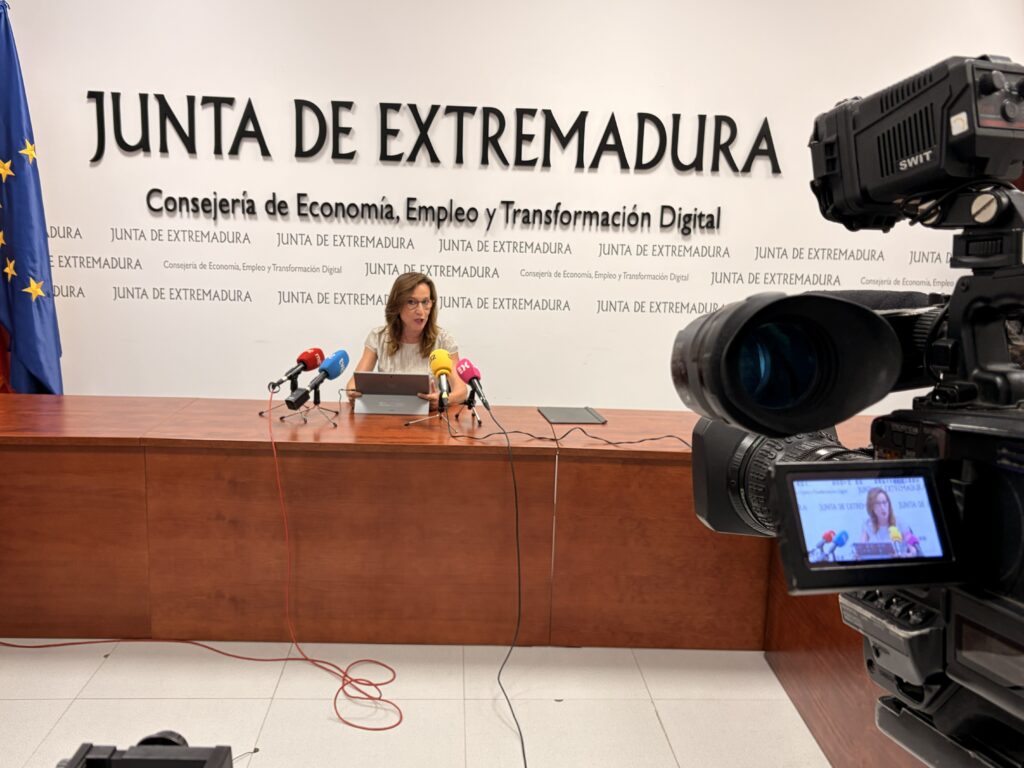 Extremadura alcanza los 435.500 ocupados y reduce el paro en 12.600 personas en el último año 28 julio nota EPA