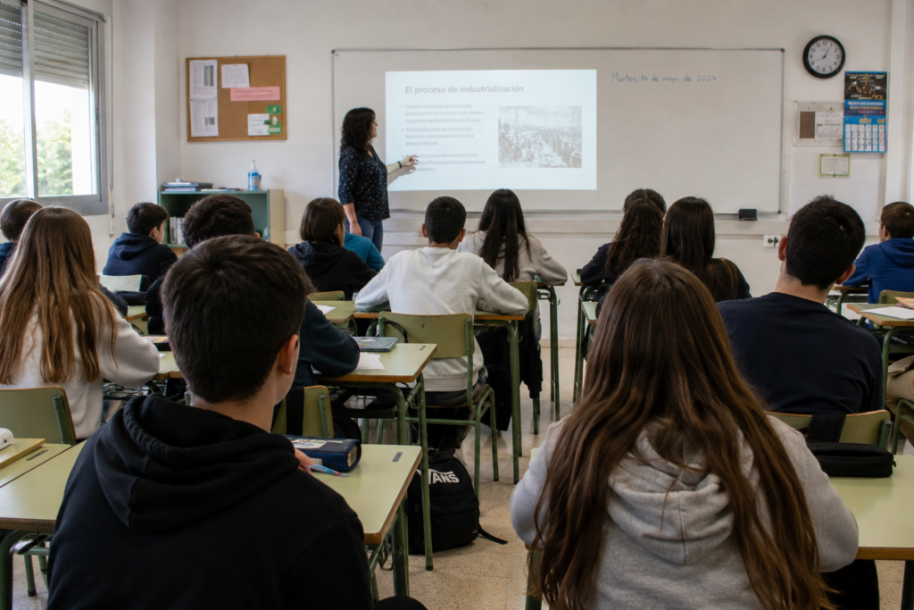 El PSOE de Extremadura celebra el avance de la ley del Gobierno para reducir ratios y dignificar las condiciones del profesorado Educación