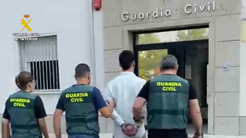 La Guardia Civil detiene a un ex trabajador de uno de los principales grupos editoriales españoles por estafar a antiguos clientes Fotografía