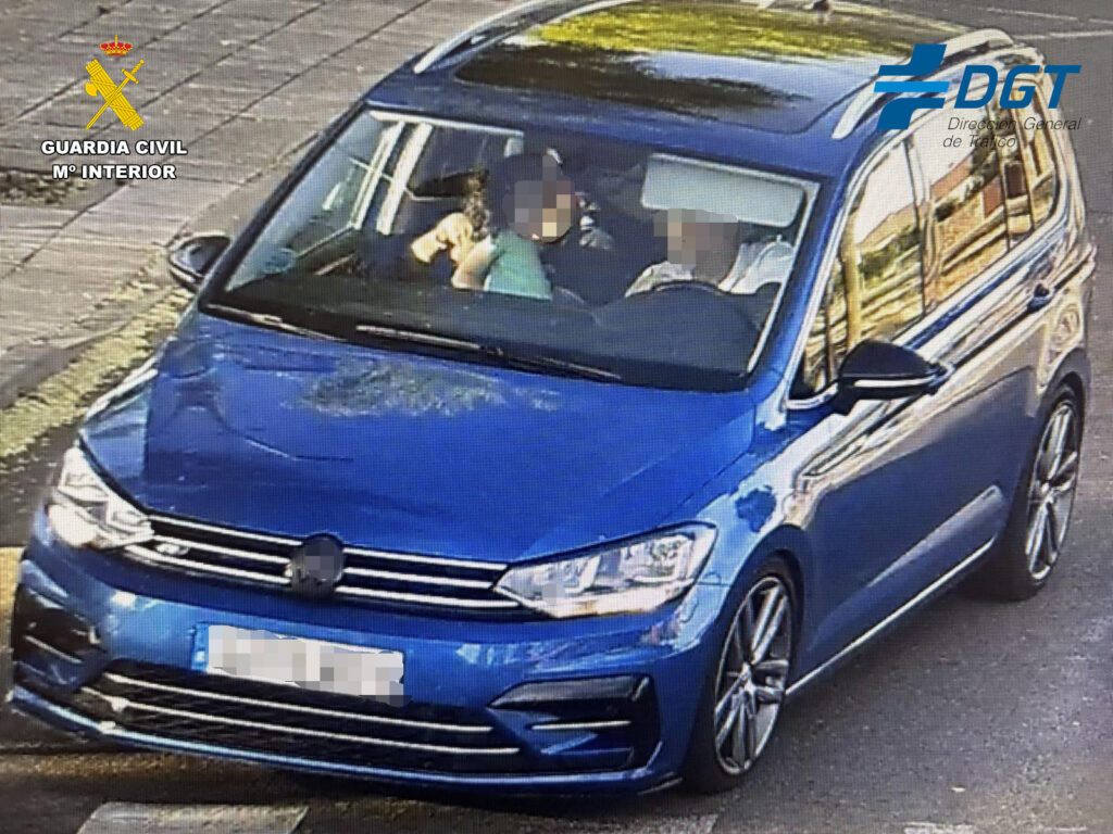 Identificado e investigado el conductor que puso en grave riesgo la seguridad vial durante su huida por Carbajosa de la Sagrada IMG-20260722-WA0000