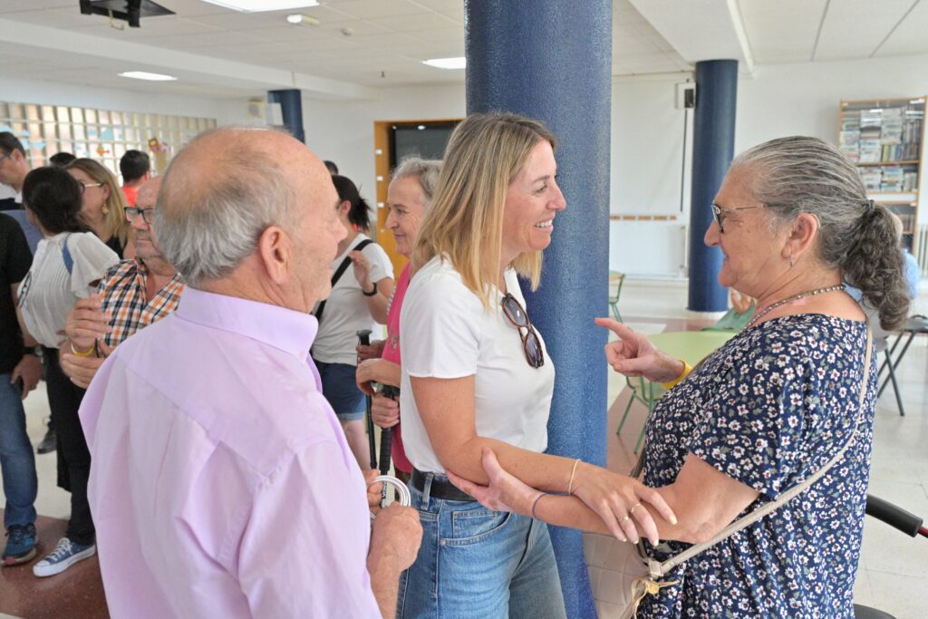 FOTO VISITA EVACUADOS INCENDIO