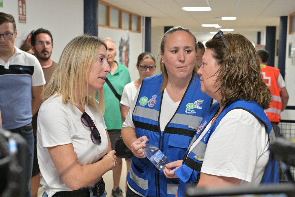 FOTO VISITA EVACUADOS PROFESIONALES