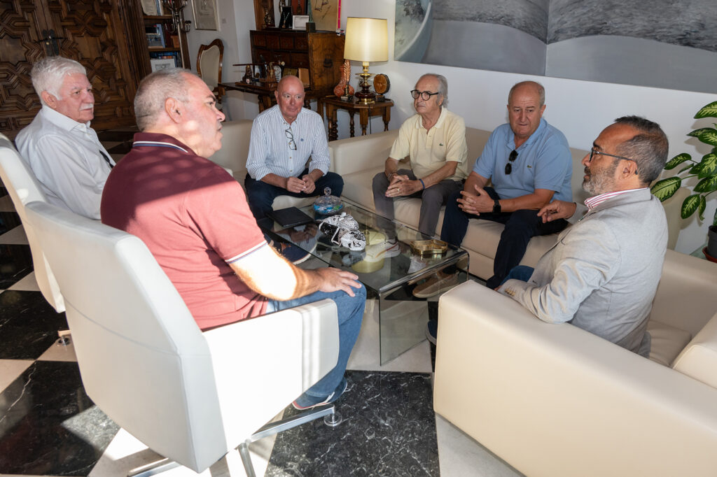 La Diputación de Cáceres muestra su disposición a colaborar en la celebración del Congreso Internacional del Tabaco en la provincia 3(2)