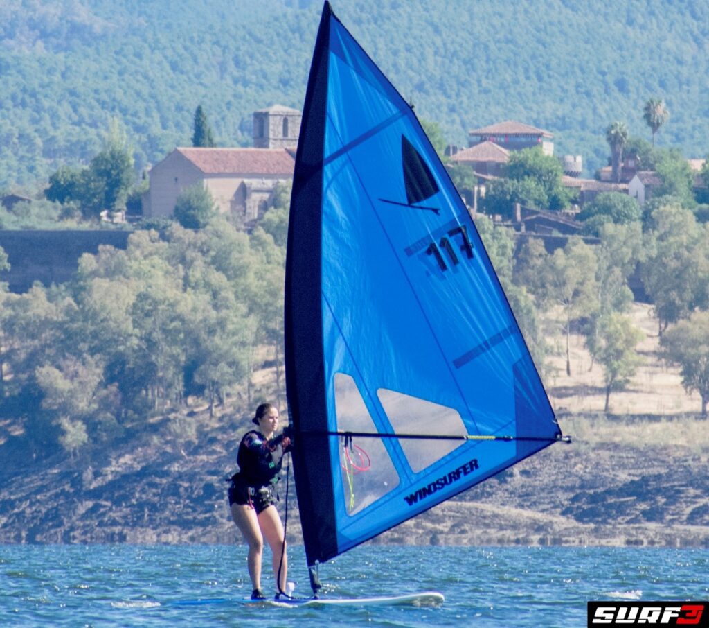 Mikel Álvarez se impone en la II Regata de Windsurfer «Tierras de Granadilla» y Roberto Sánchez se proclama campeón de Extremadura II REGATA DE WINDSURFER TIERRAS DE GRANADILLA 2026.jpg15