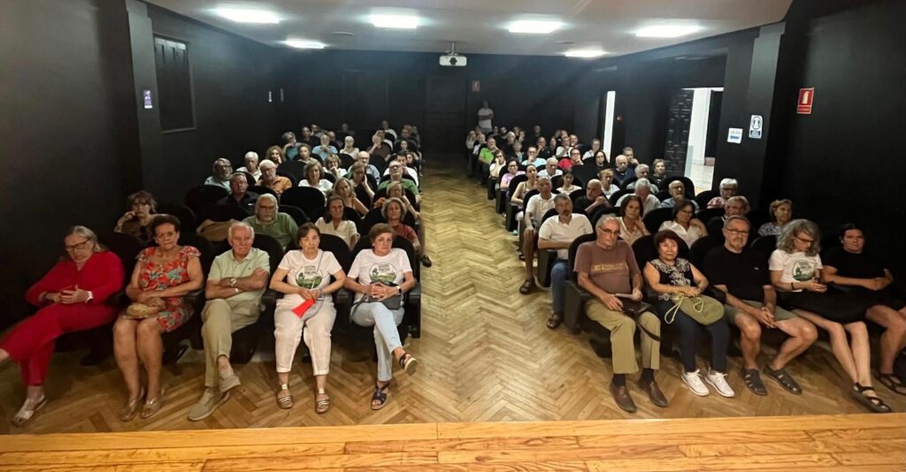 Concentración convocada por la Plataforma contra la planta de biometano en la Plaza Mayor de Plasencia