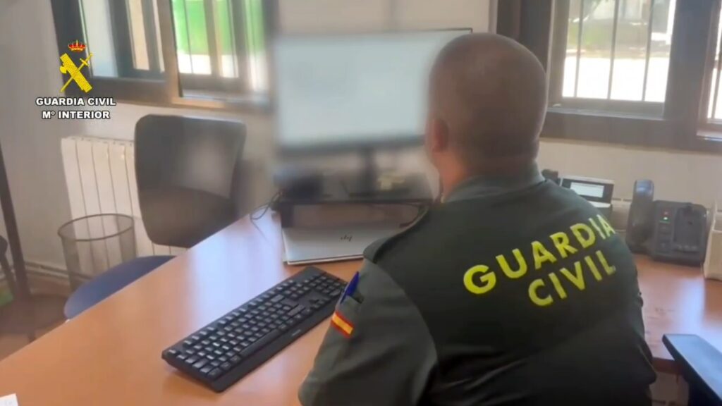 Investigan a cuatro miembros de una familia por una estafa de casi 700.000 euros con criptomonedas en Cáceres Guardia Civil