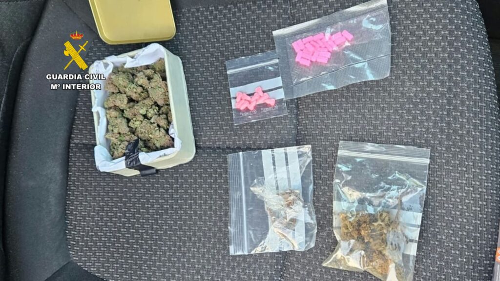 La Guardia Civil detiene a un individuo por tráfico de drogas en el término municipal de Torremocha fotografia