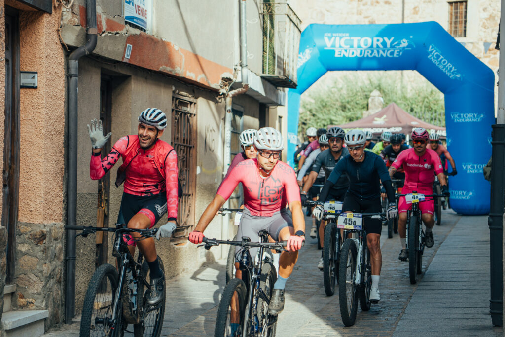 Una fuerte tormenta obliga a suspender la contrarreloj inaugural de la OESTE Picota Bike Race 2026 en Cabezuela del Valle Picota Bike Race suspendida por la tormenta en Cabezuela del Valle