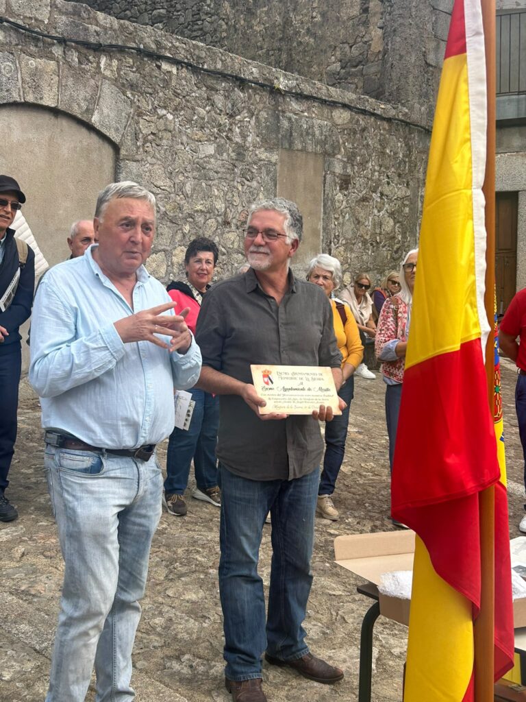 ENTREGA DE LA PLACA