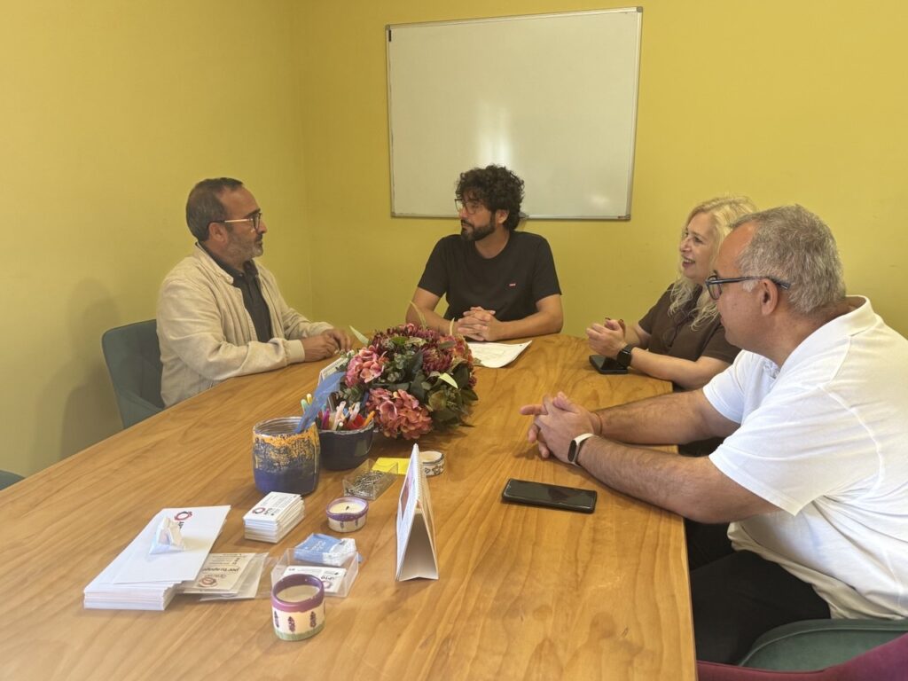 Transporte adaptado en Navalmoral durante la visita de la Diputación de Cáceres para conocer las ayudas a la movilidad.