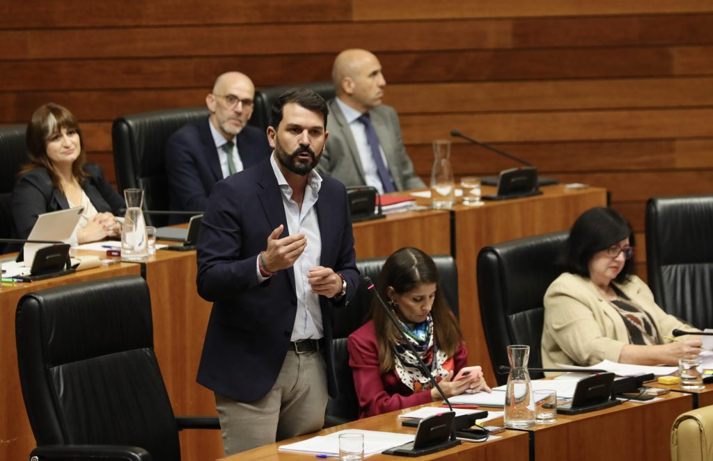 Álvaro Sánchez Cotrina, portavoz socialista que critica la rebaja fiscal a eléctricas